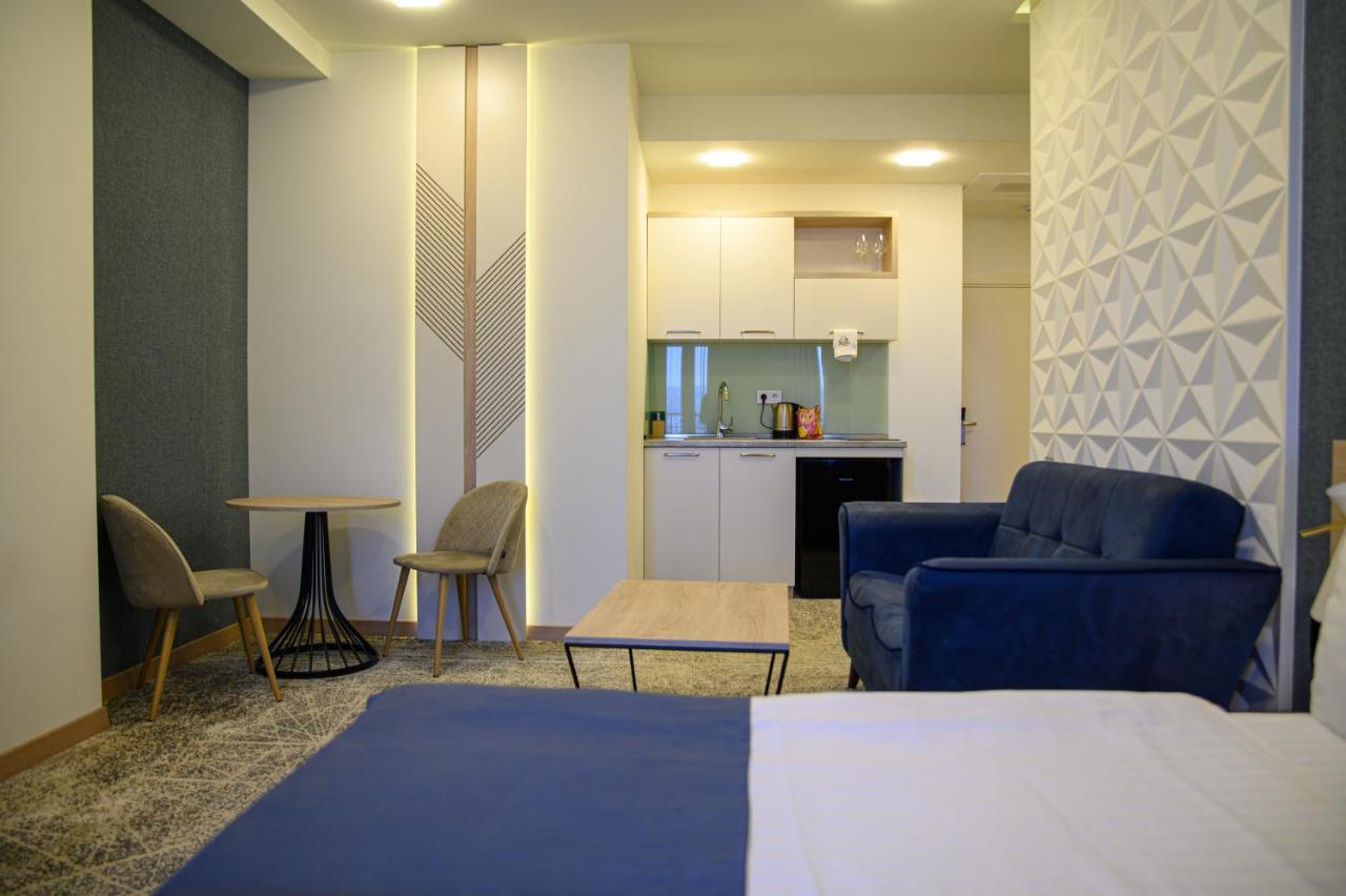 Rooftop Apart-Hotel Ереван Экстерьер фото